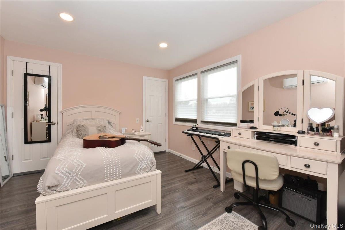 Bedroom, Home Office, Interior, Recessed Lighting, Wood Texture Flooring