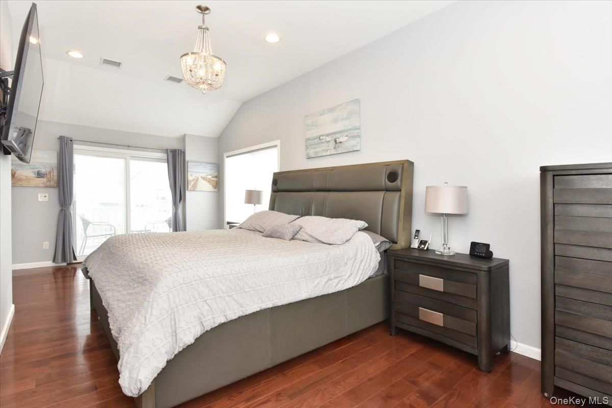 Bedroom, Interior, Pendant Lights, Recessed Lighting, Wood Texture Flooring