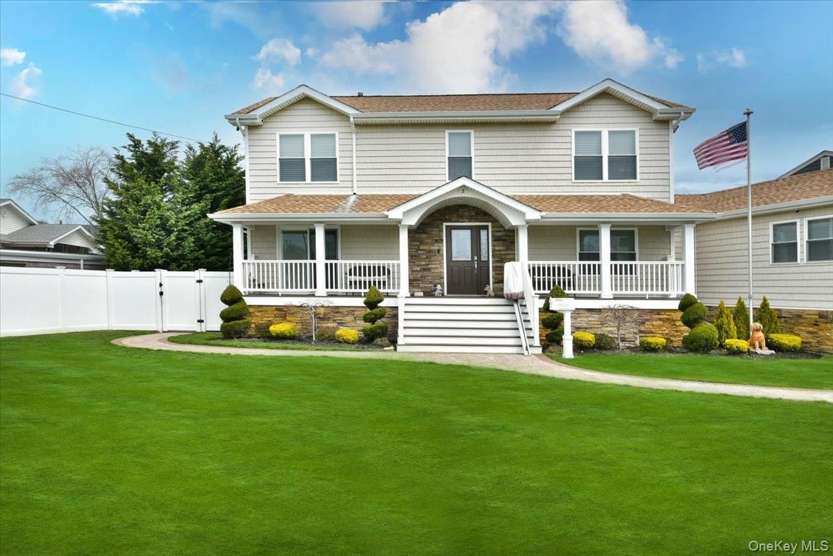 Exterior, Facade, American Craftsman