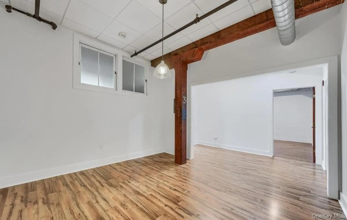 Empty room, Interior, Pendant Lights, Wood Texture Flooring