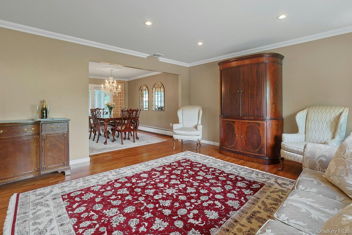 Chandelier, Dining room, Interior, Recessed Lighting, Wood Texture Flooring