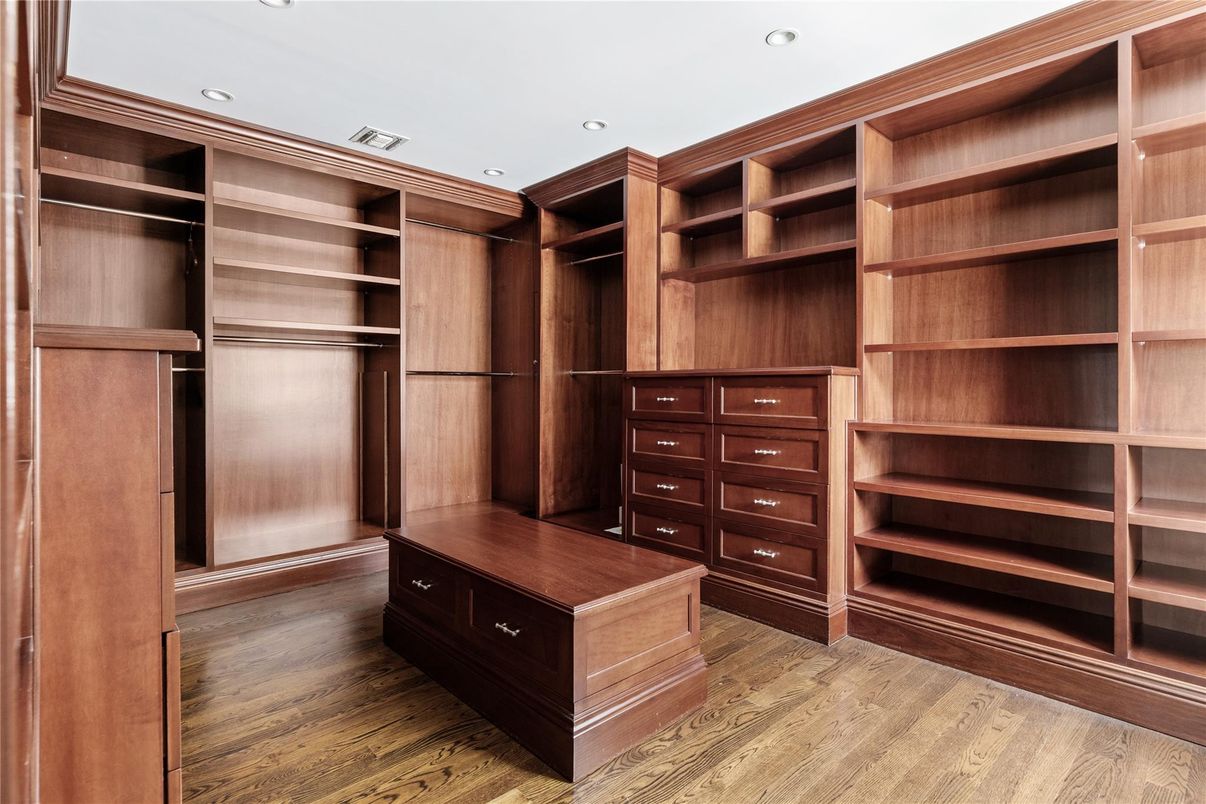 Interior, Recessed Lighting, Walk-in Closets, Wood Texture Flooring