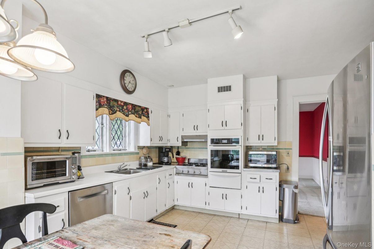 Interior, Kitchen, Stainless Steel Appliances