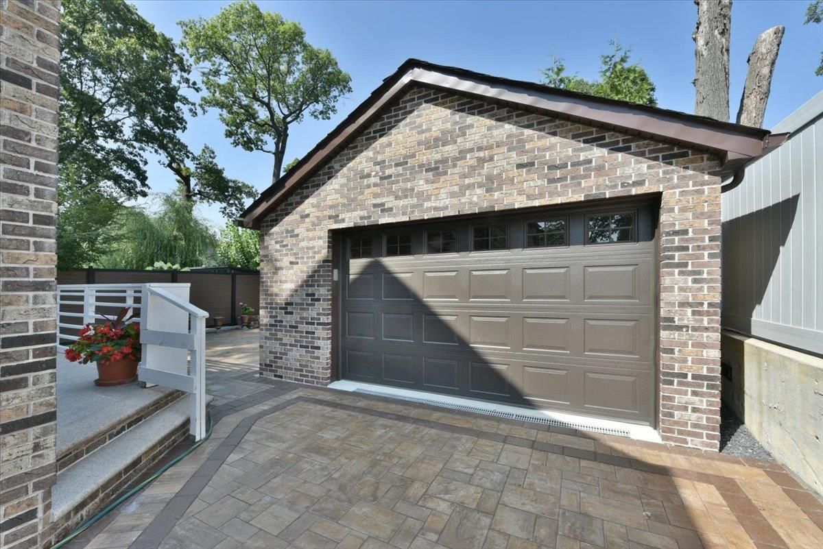 Detached Garage, Exterior