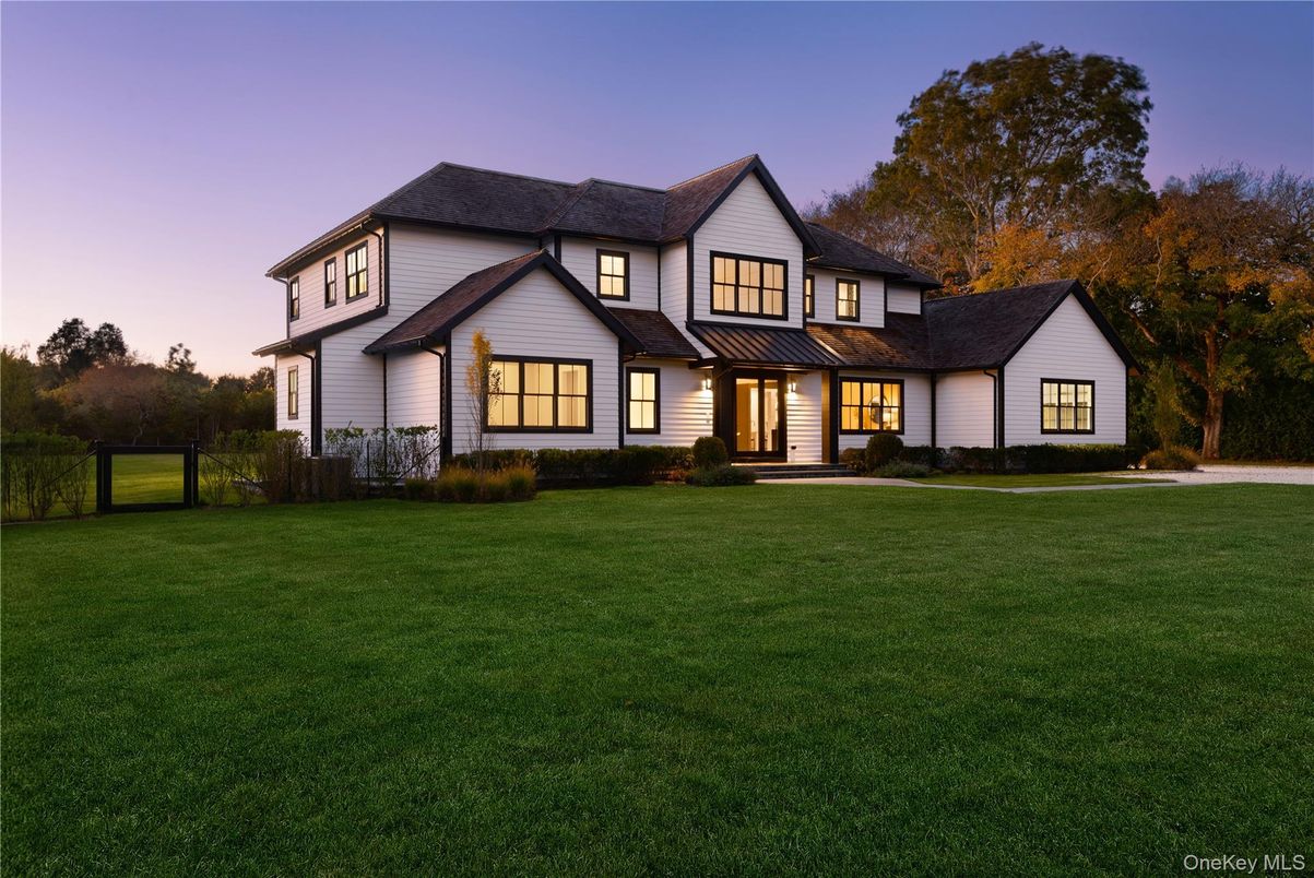 Backyard, Exterior, Facade, Farmhouse