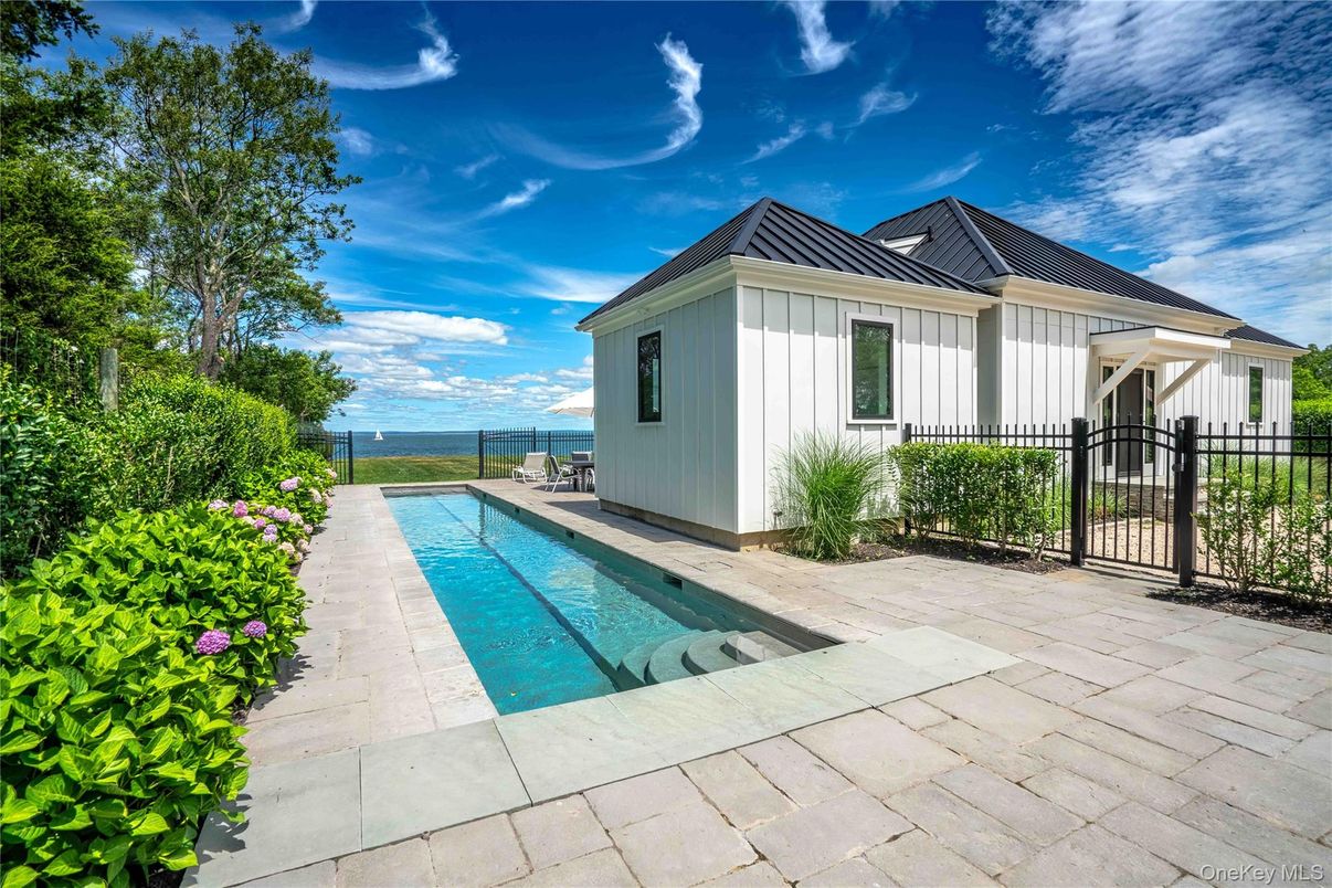 Exterior, Pool, Water