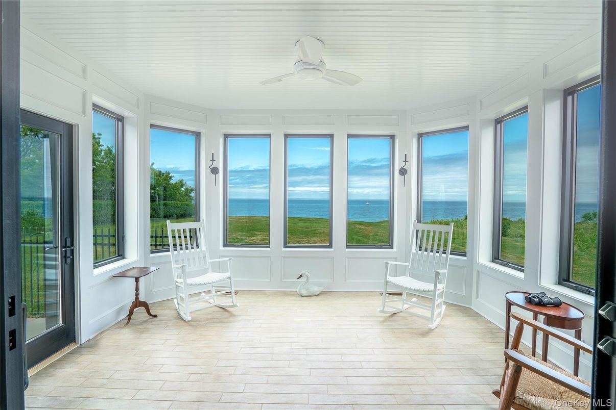 Interior, Sun Room, Water, Wood Texture Flooring