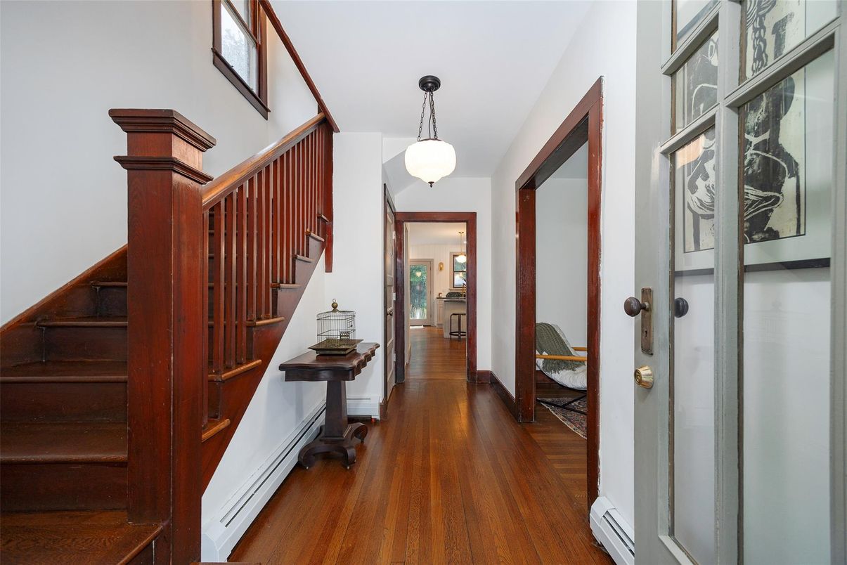 Interior, Pendant Lights, Wood Texture Flooring