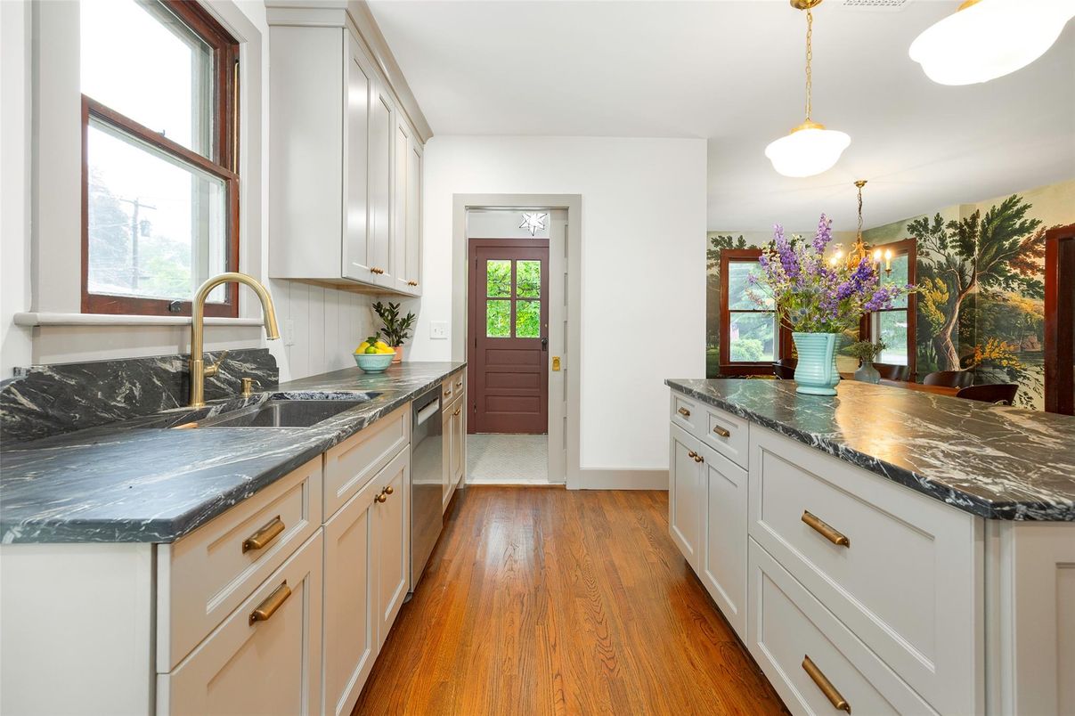 Interior, Kitchen, Pendant Lights, Wood Texture Flooring