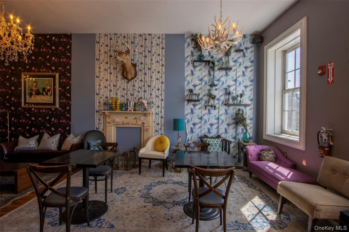 Chandelier, Dining room, Interior, Living room