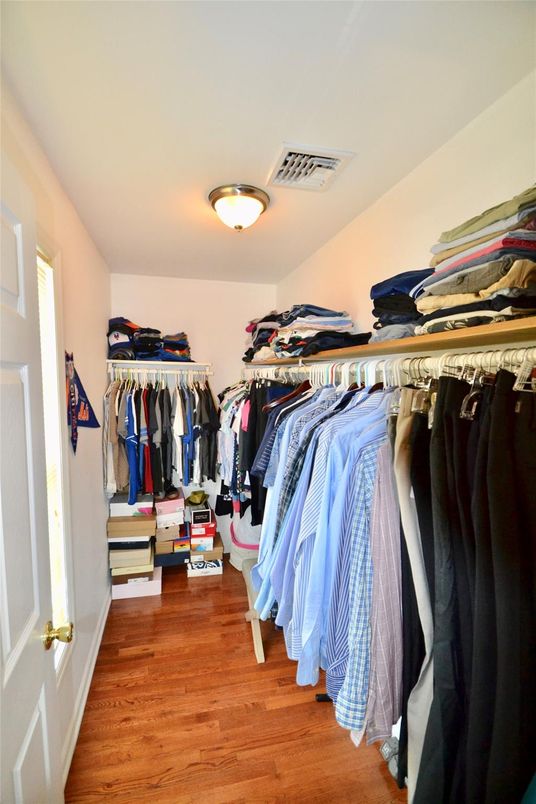 Interior, Walk-in Closets, Wood Texture Flooring