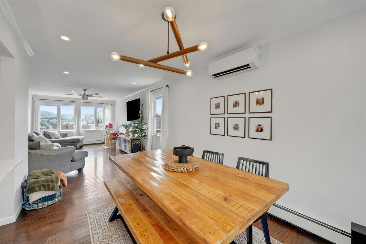Dining room, Interior, Living room, Pendant Lights, Recessed Lighting, Wood Texture Flooring