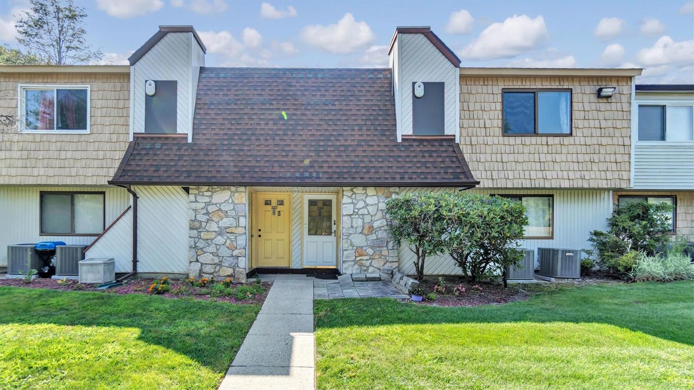 Exterior, Facade, Cape Cod