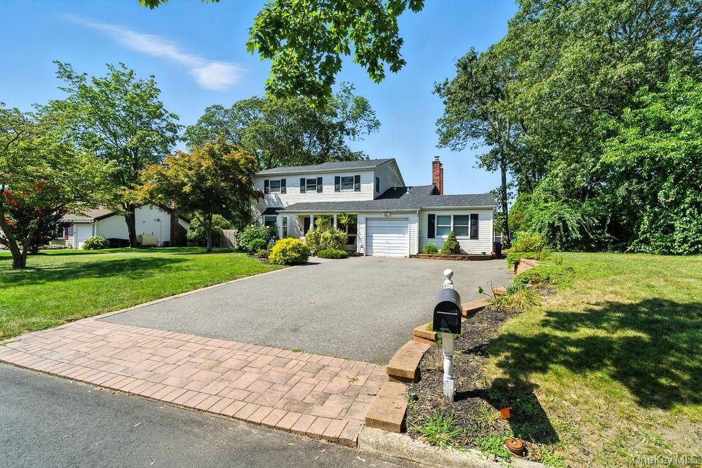 Attached, Backyard, Exterior, Facade, Split Level