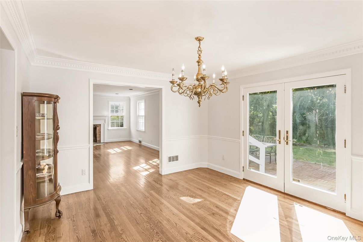 Chandelier, Empty room, Interior, Wood Texture Flooring