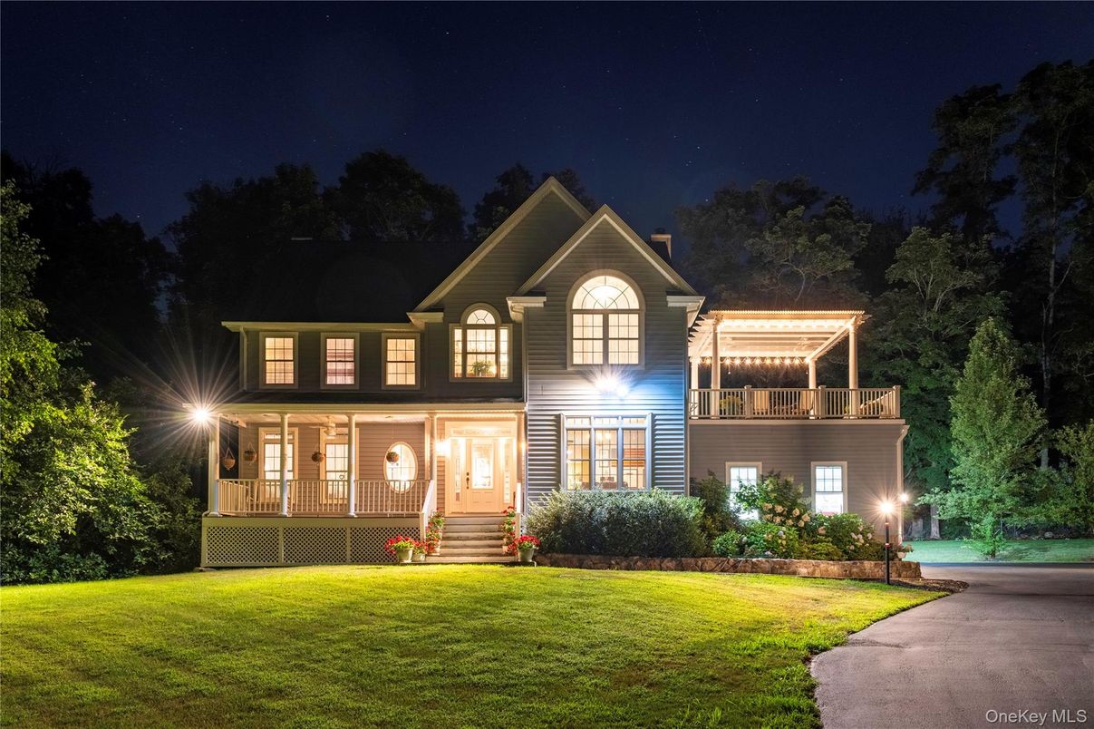 Backyard, Exterior, Facade, Farmhouse