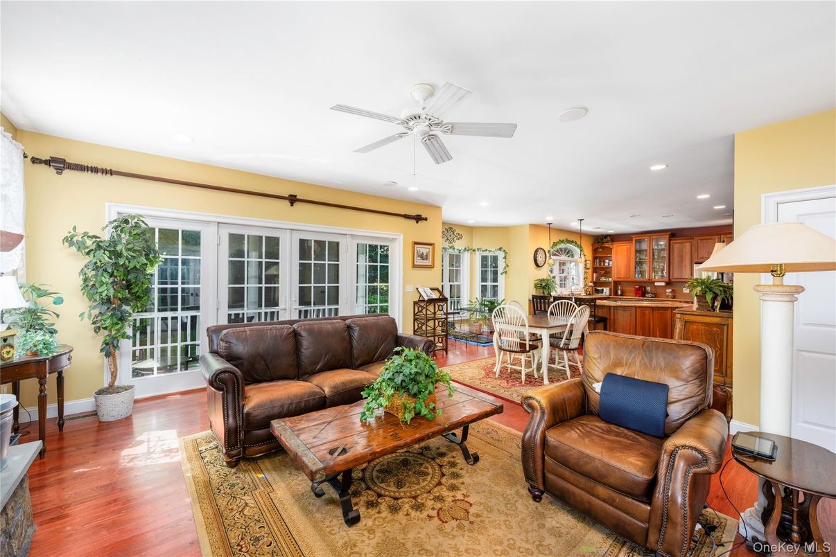 Dining room, Interior, Living room, Recessed Lighting, Wood Texture Flooring