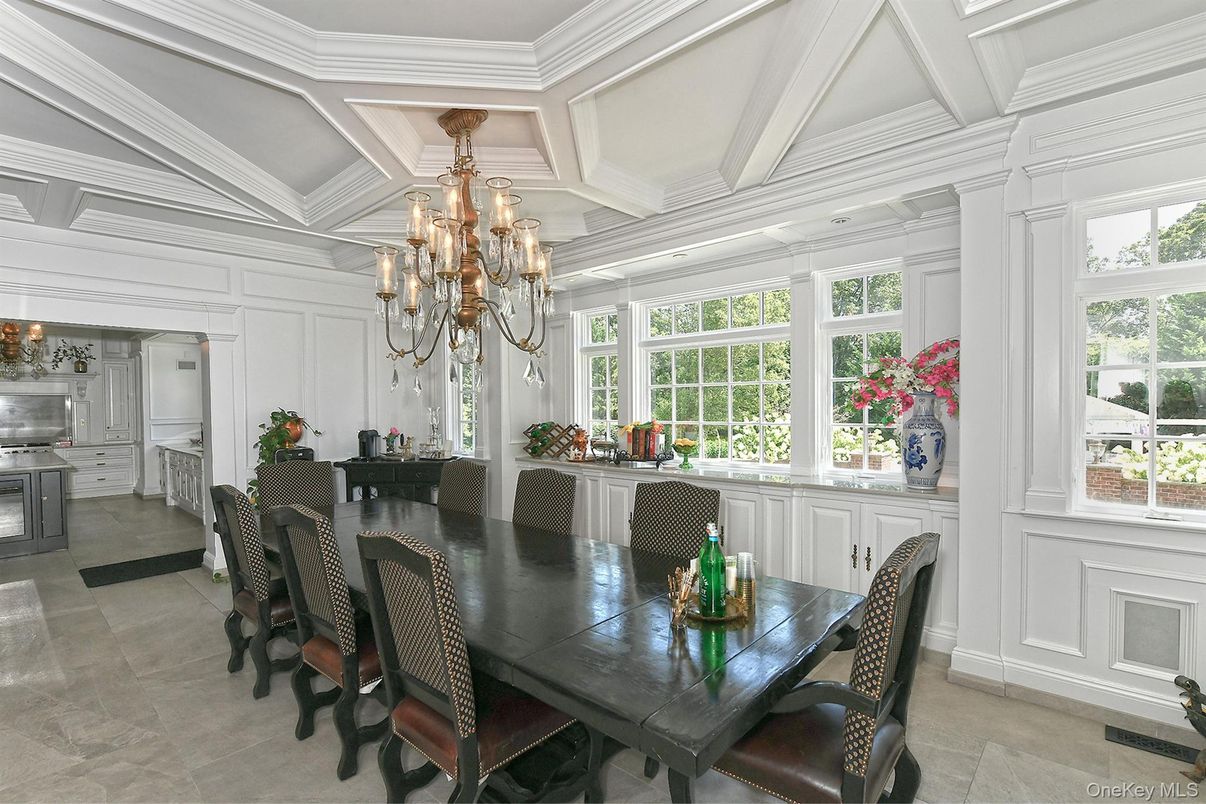 Chandelier, Dining room, Interior