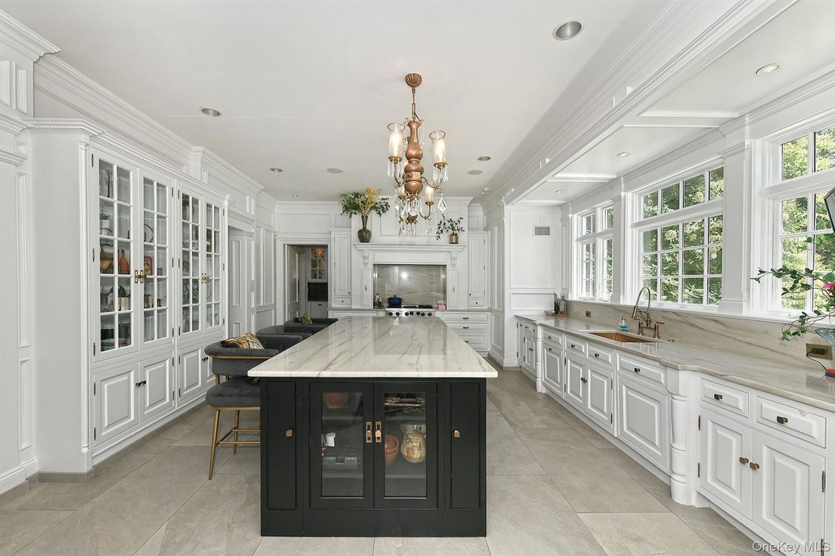 Chandelier, Interior, Kitchen, Marble Walls, Recessed Lighting