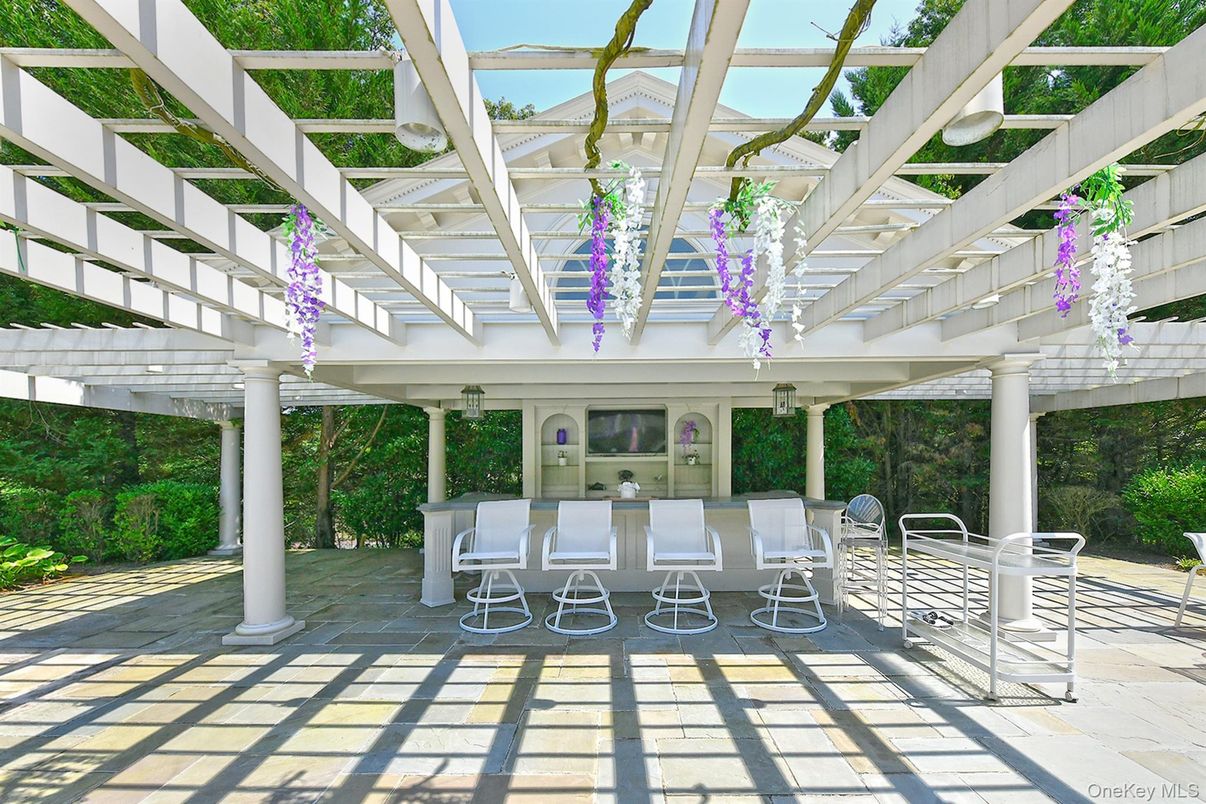 Exterior, Glass Ceilings