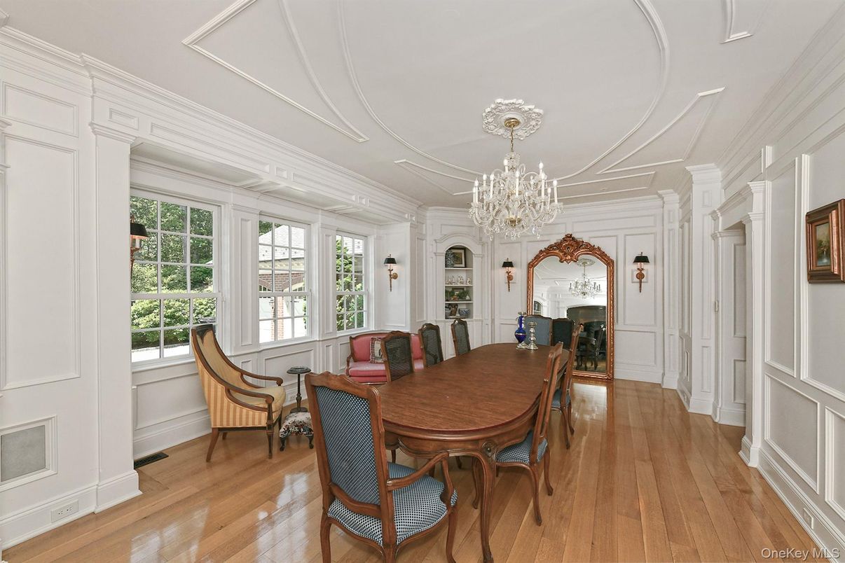 Chandelier, Dining room, Fireplace, Interior, Wood Texture Flooring