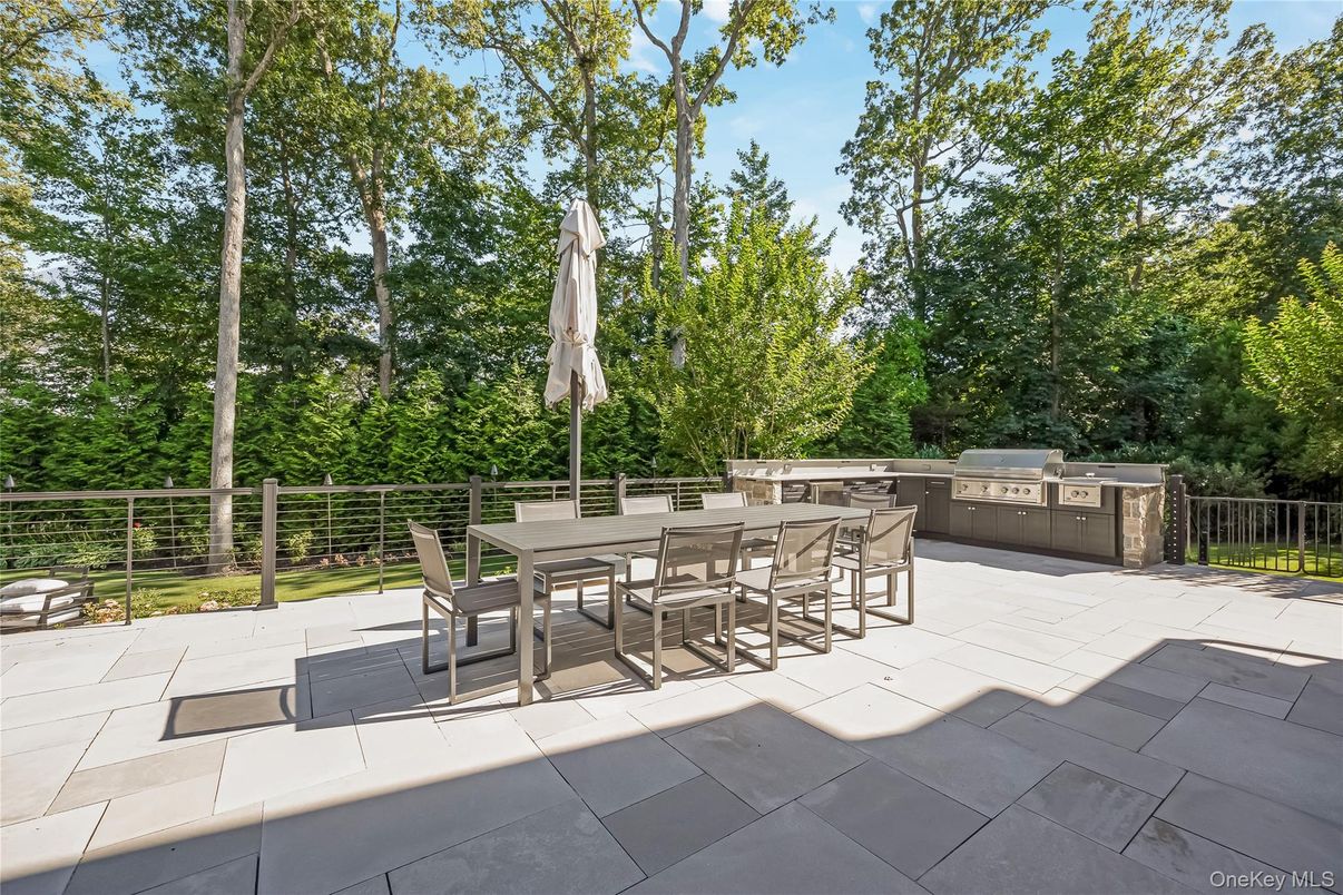 Exterior, Outdoor Kitchen
