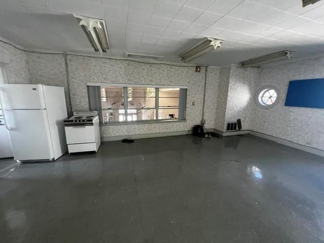 Garage, Interior, Washer