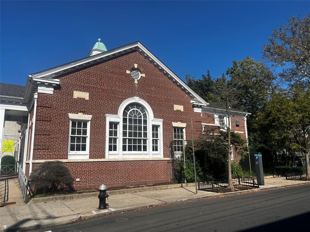 Exterior, Facade, Brick Facade, Brick Traditional