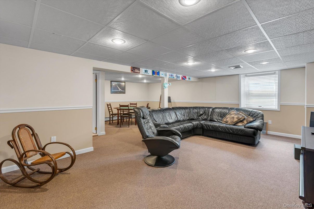 Dining room, Interior, Recessed Lighting