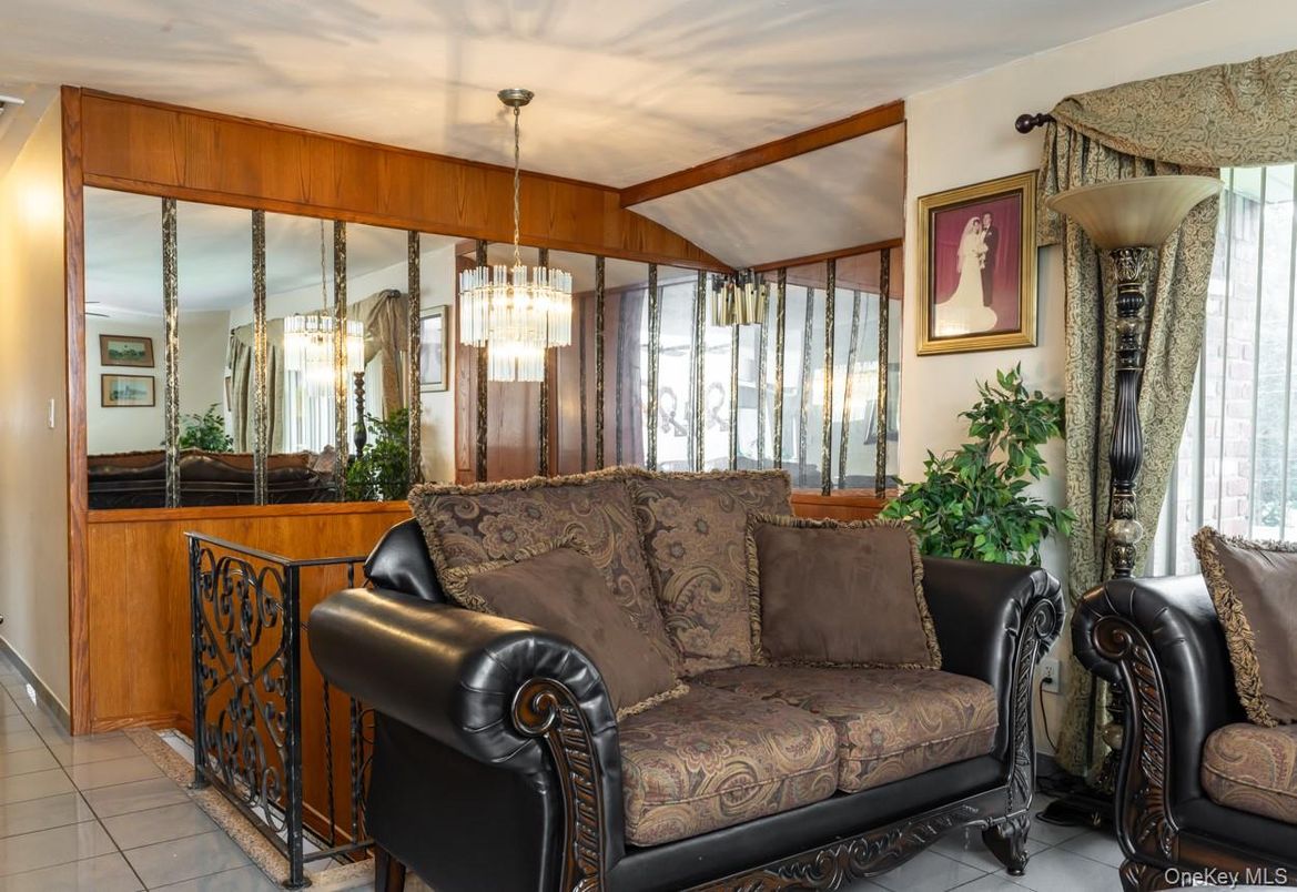 Chandelier, Interior, Living room