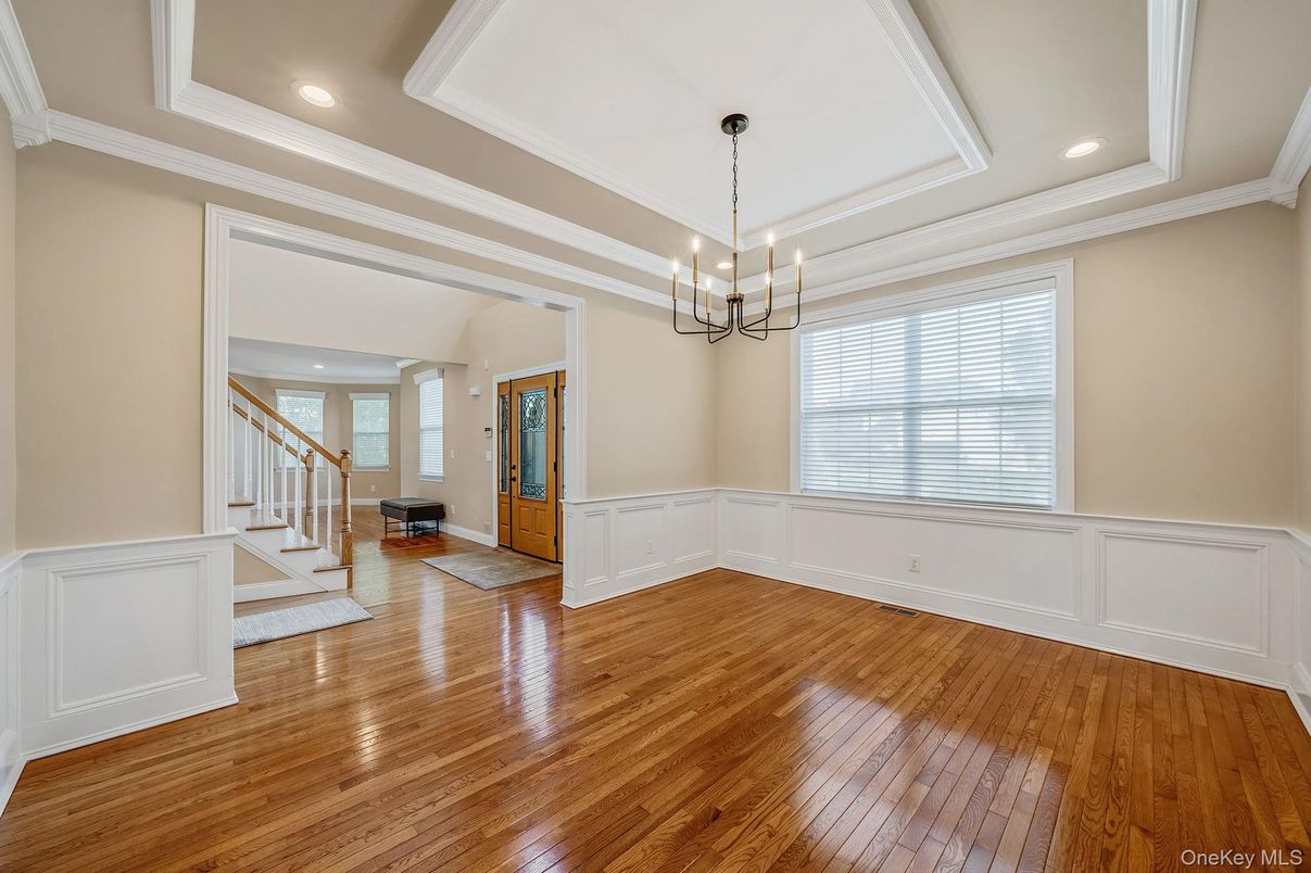 Empty room, Interior, Pendant Lights, Recessed Lighting, Wood Texture Flooring