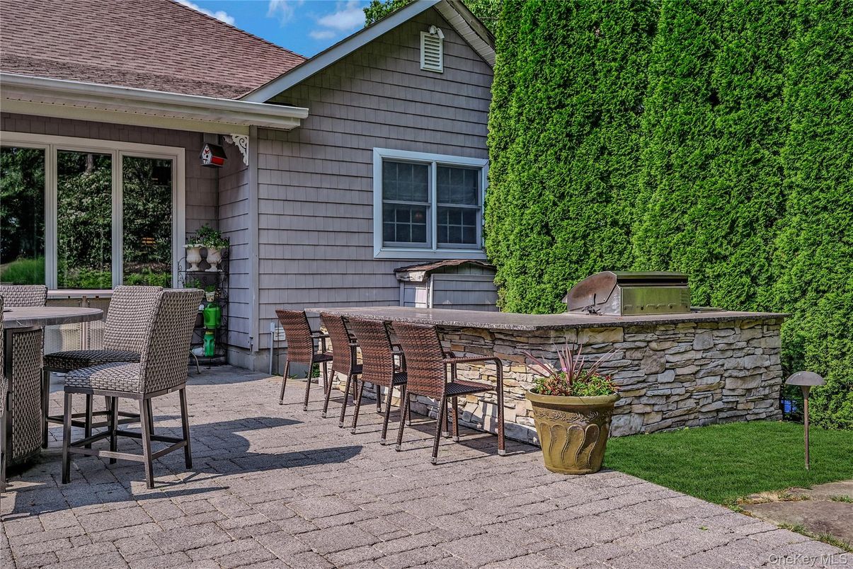Exterior, Outdoor Kitchen