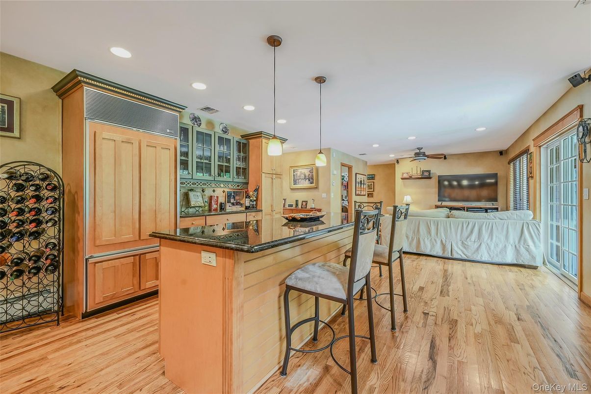 Interior, Pendant Lights, Recessed Lighting, Wood Texture Flooring