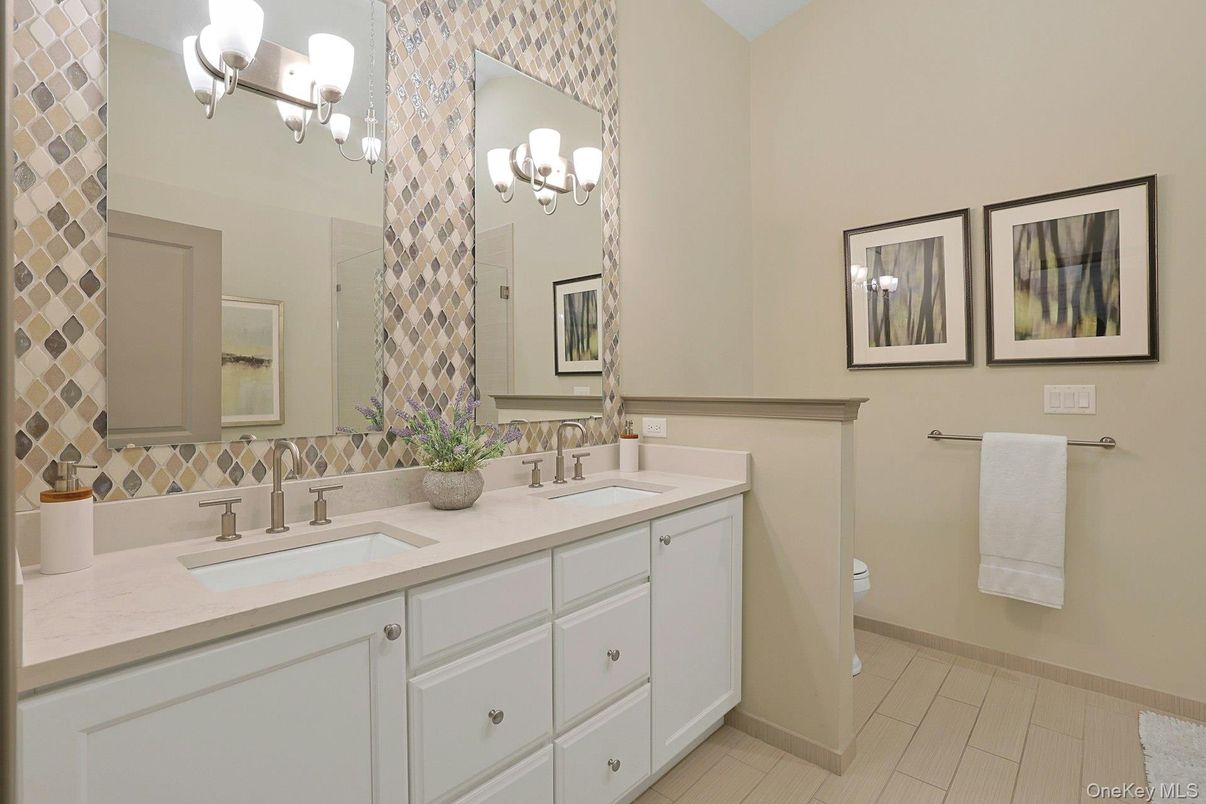 Bathroom, Dual Sink Vanities, Interior