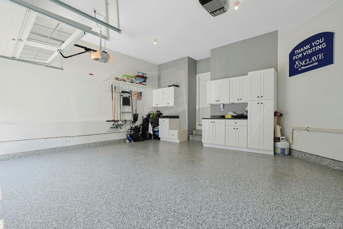 Garage, Interior
