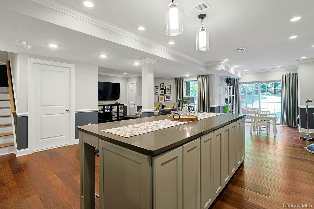 Dining room, Interior, Kitchen, Pendant Lights, Recessed Lighting, Wood Texture Flooring