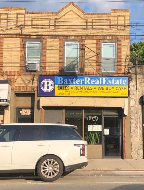 Exterior, Facade, Rowhouse