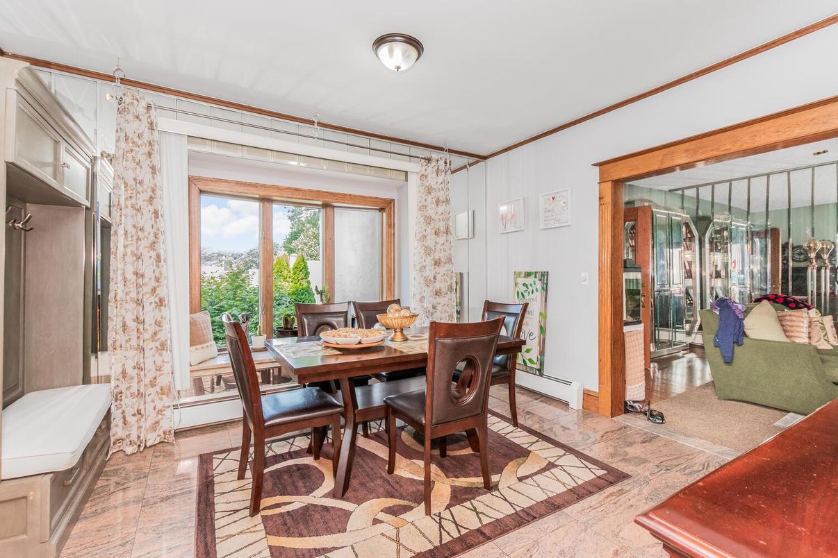 Dining room, Interior