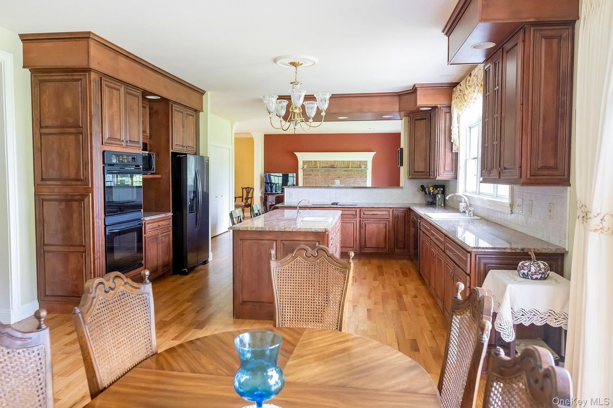 Chandelier, Dining room, Interior, Kitchen, Recessed Lighting, Wood Texture Flooring