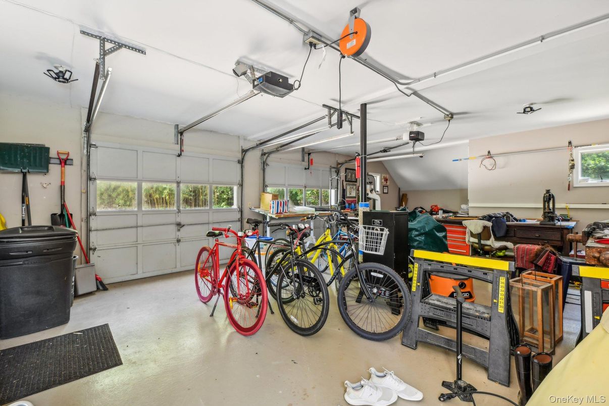 Garage, Interior