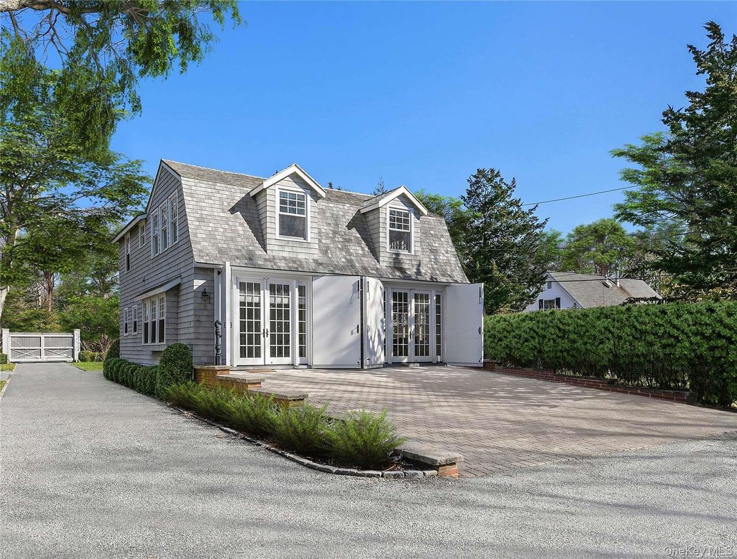 Exterior, Facade, Cape Cod