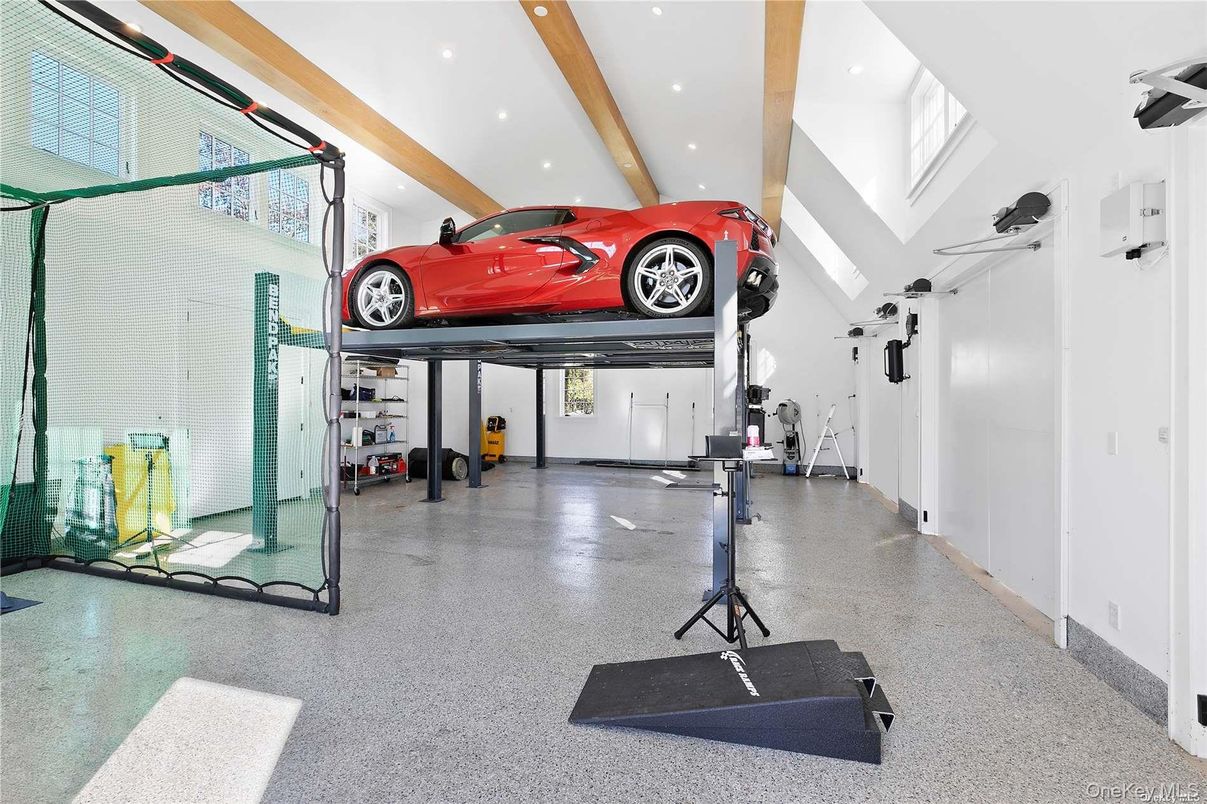 Fitness Equipment, Interior, Recessed Lighting, Wooden Beams