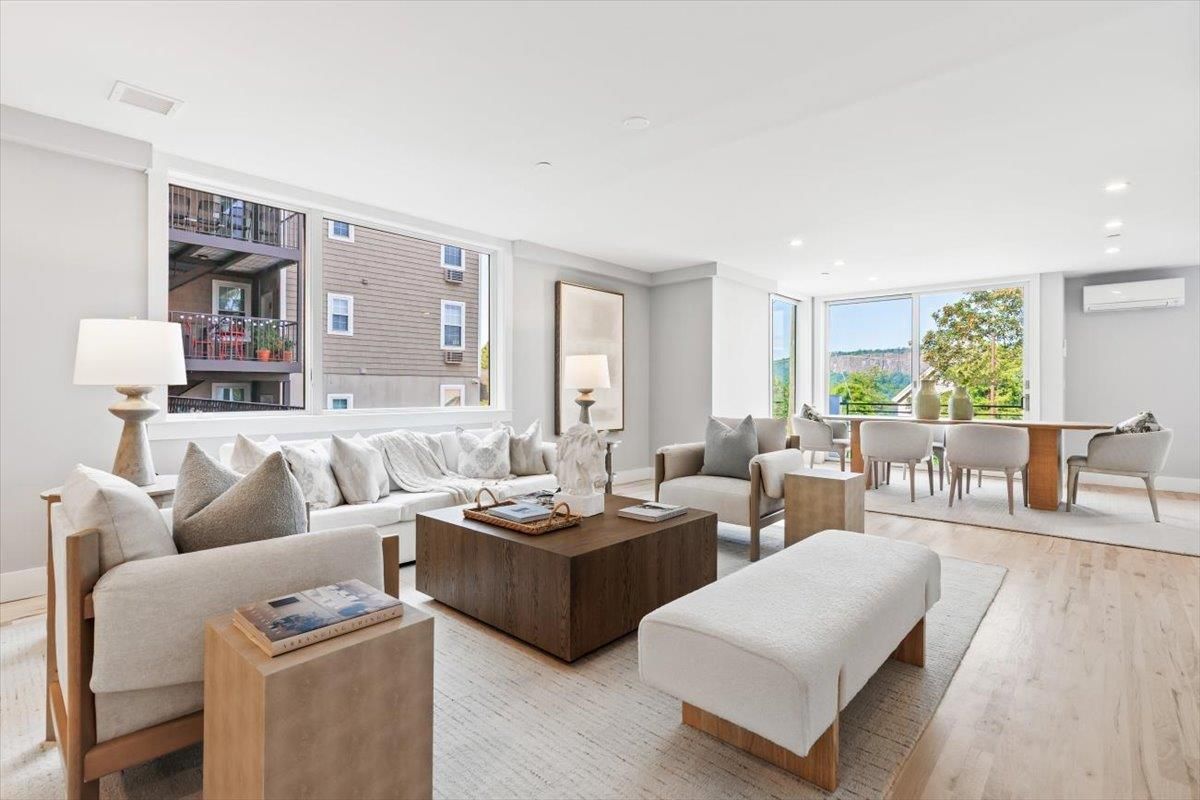 Dining room, Interior, Living room, Recessed Lighting, Wood Texture Flooring