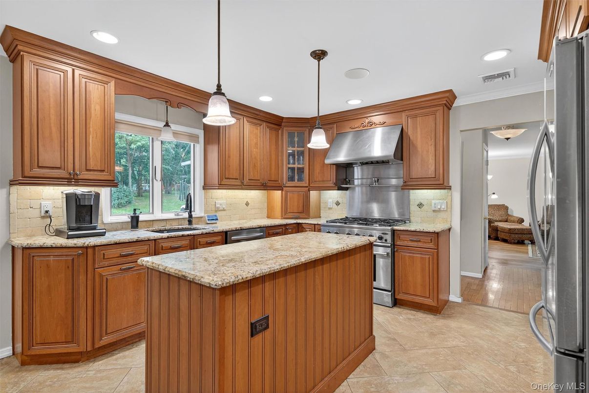 Interior, Kitchen, Pendant Lights, Recessed Lighting, Stainless Steel Appliances