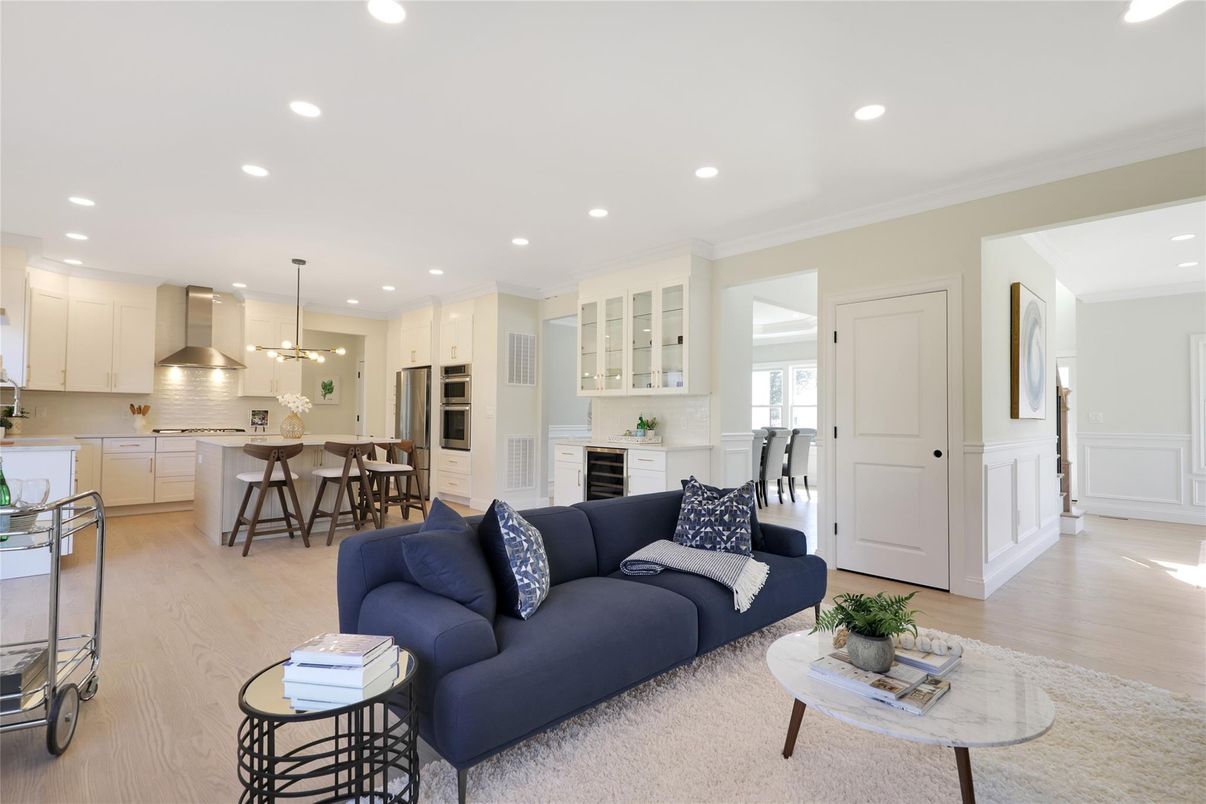 Dining room, Interior, Kitchen, Living room, Pendant Lights, Recessed Lighting, Stainless Steel Appliances, Wood Texture Flooring