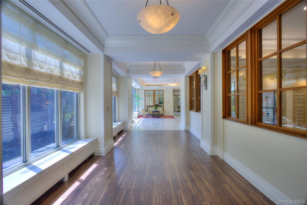 Interior, Pendant Lights, Wood Texture Flooring
