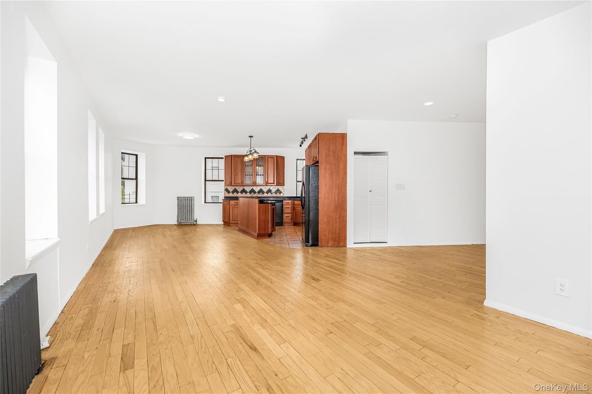 Empty room, Interior, Kitchen, Recessed Lighting, Wood Texture Flooring