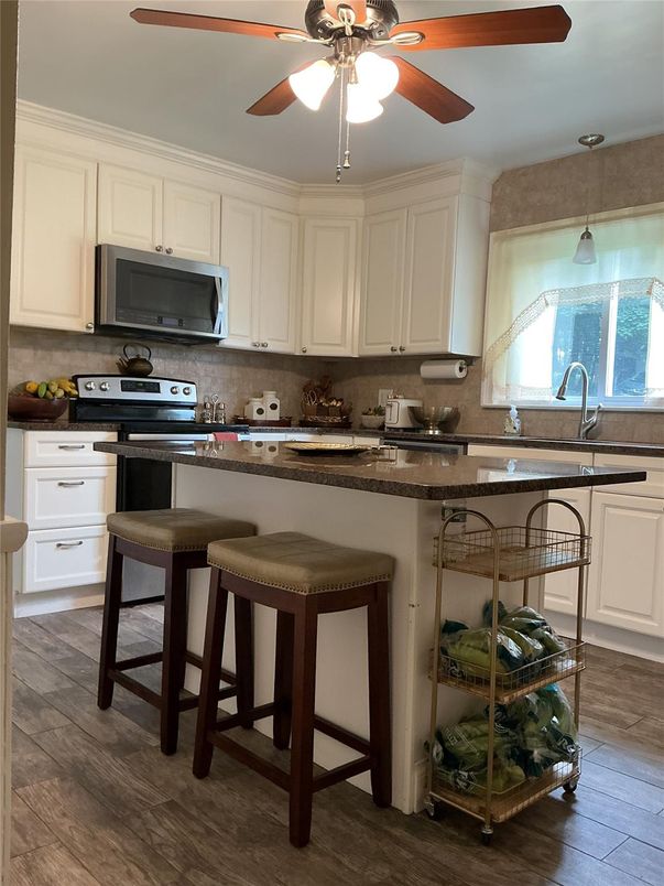 Interior, Kitchen, Wood Texture Flooring