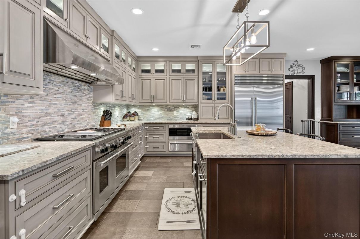Interior, Kitchen, Pendant Lights, Recessed Lighting, Stainless Steel Appliances