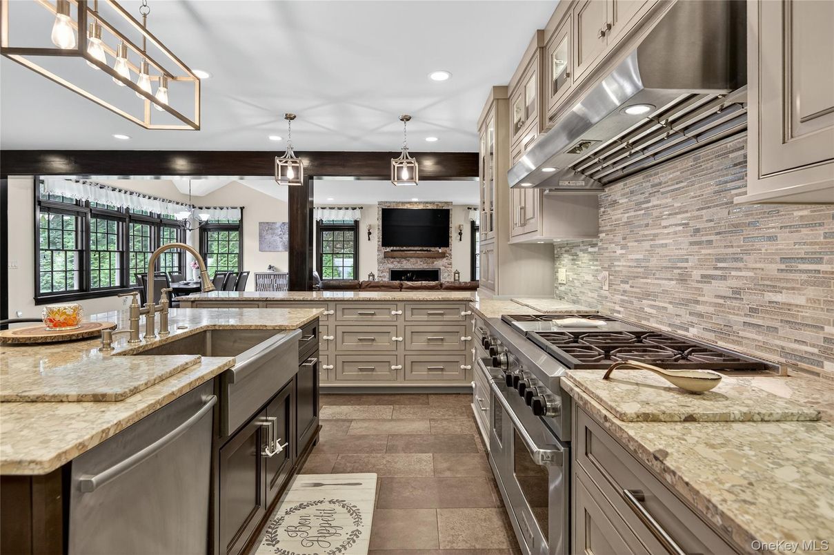 Interior, Kitchen, Pendant Lights, Recessed Lighting, Stainless Steel Appliances